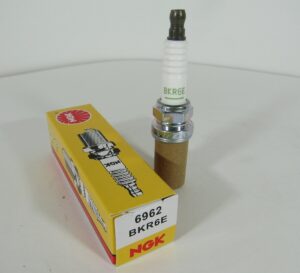 7811 NGK Свеча зажигания BPR6ES