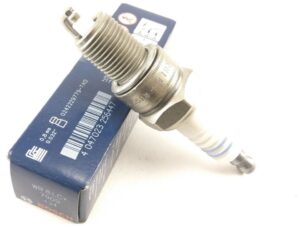 Свеча зажигания  BOSCH WR8LC+0.7 (+34 ) 0242229779