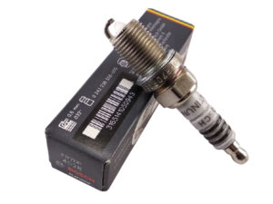 Свеча зажигания BOSCH FR7DP 0.6  0242235556
