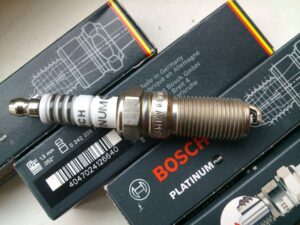Свеча зажигания BOSCH HR8MPV 1.3  0242229796